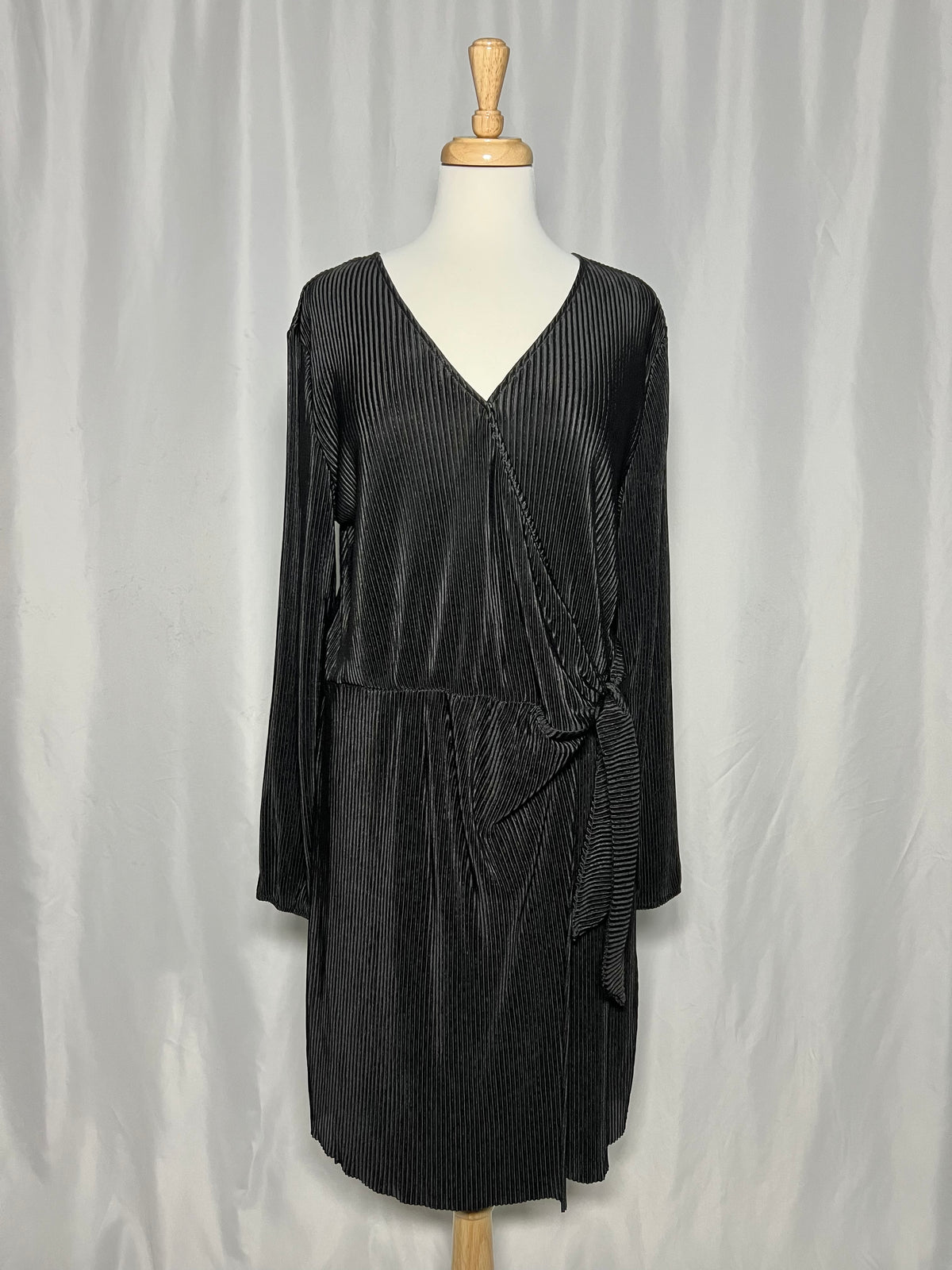 Robe Plissée Noire Joe Fresh