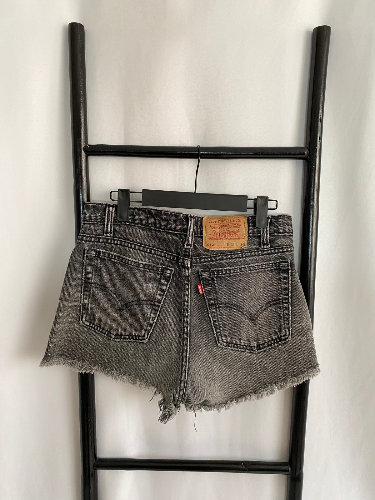 Levi&#39;s Slim Fit Tapered Leg Shorts