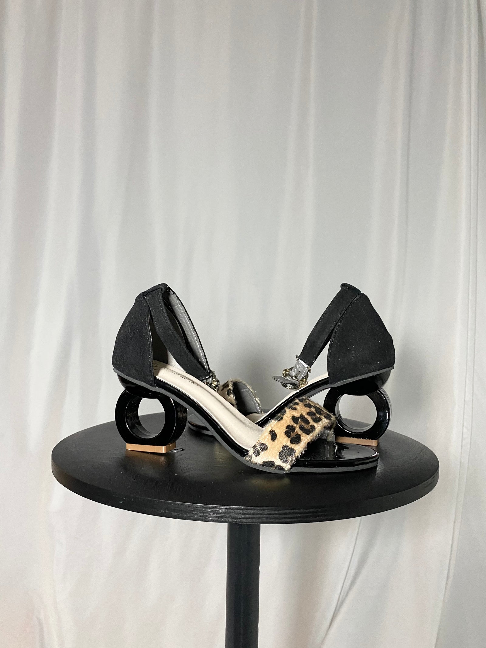 Vintage Wanjinda Sandals